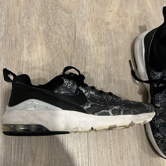 Nike air max size 6 snake skin worn once - Picture 3 of 4
